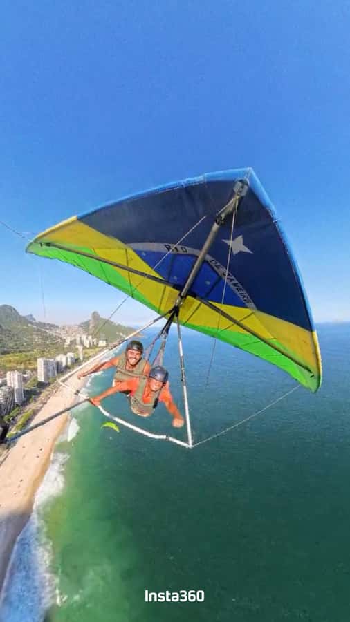 Hang gliding flight in Rio de Janeiro - Preparing for a 520-meter launch