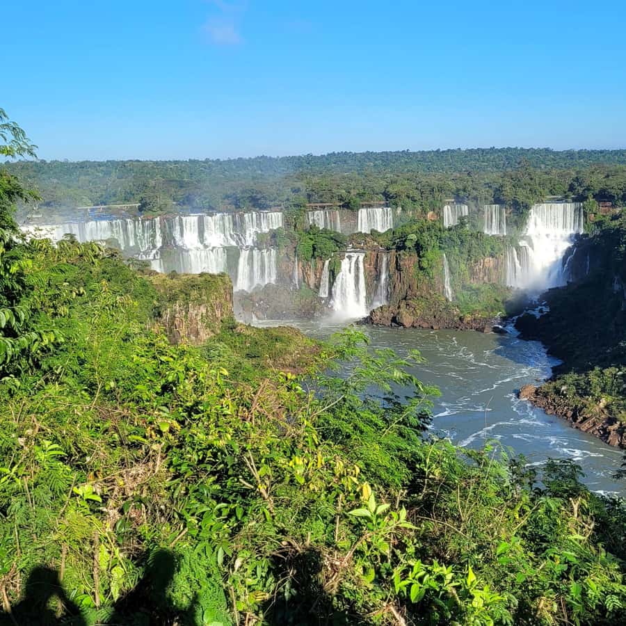 Iguassu Falls: Brazilian Side Private Tour - Walking the 1,500-meter Brazilian Falls Trail