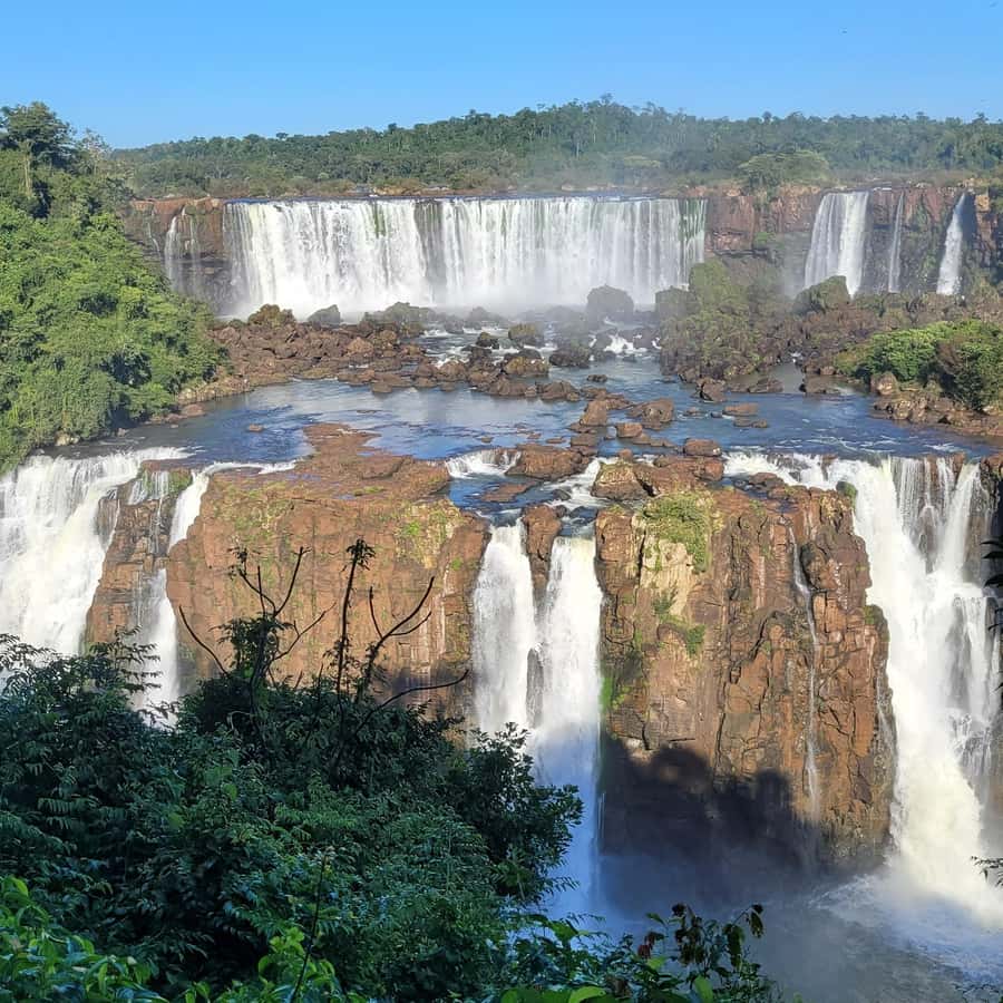 Iguassu Falls: Brazilian Side Private Tour - Crossing from Puerto Iguazú to the Brazilian side