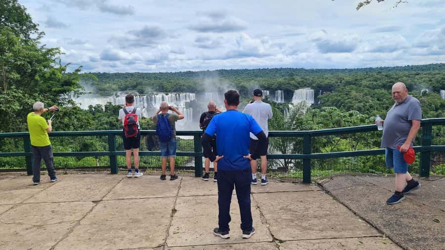 Iguassu Waterfalls: 1 Day Tour Brazil and Argentina's sides - What $48 really covers