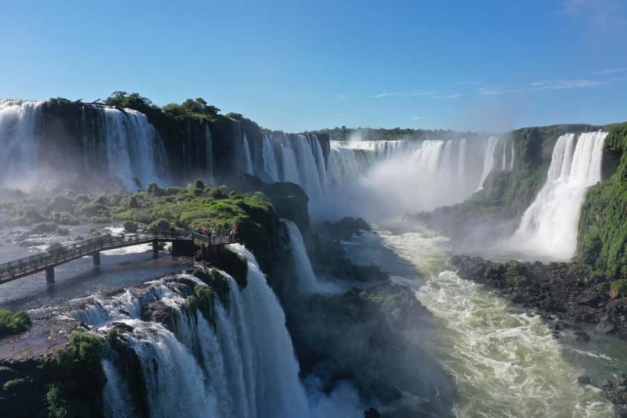 Iguassu Waterfalls: 1 Day Tour Brazil and Argentina's sides - The guides make or break the day