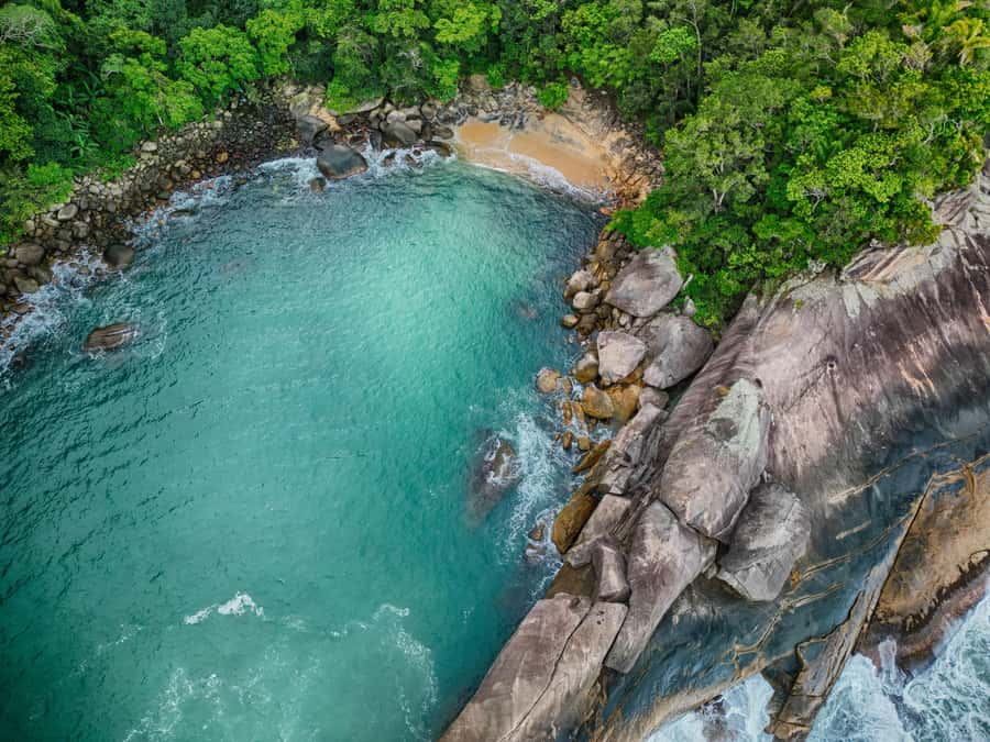 Ilha Grande: 360° Circumnavigation Speed Boat Tour - 8h - What the Portuguese-only format means