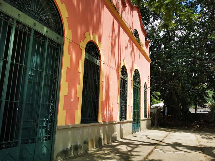 Ilha Grande: Private Historic Walking Tour with Natural Pool - What to bring for two and a half hours
