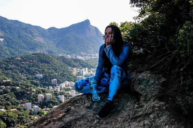 Morro Dois Irmãos Hikking + Vidigal Favela Tour - Starting at Praça do Vidigal