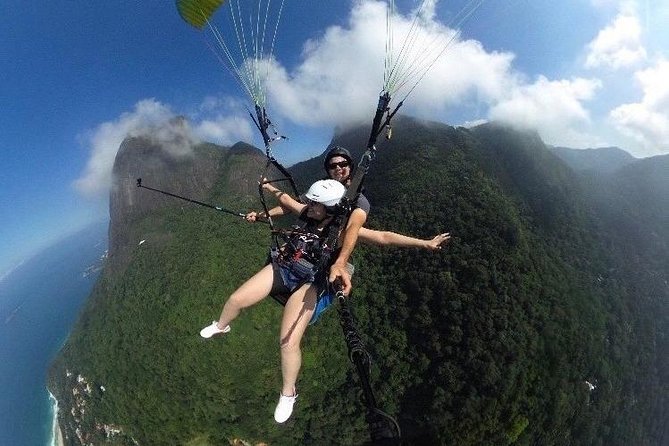 Paragliding in Rio de Janeiro - The Glide to São Conrado Beach
