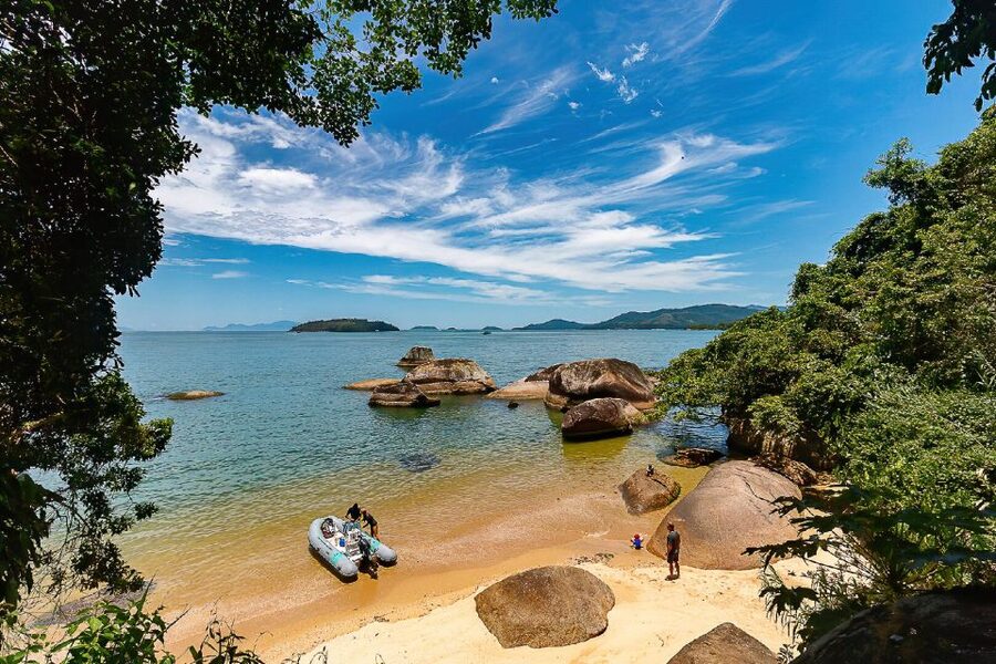 Paraty Bay: Islands & Beaches Boat Tour with Snorkeling - What to bring for five hours in the sun