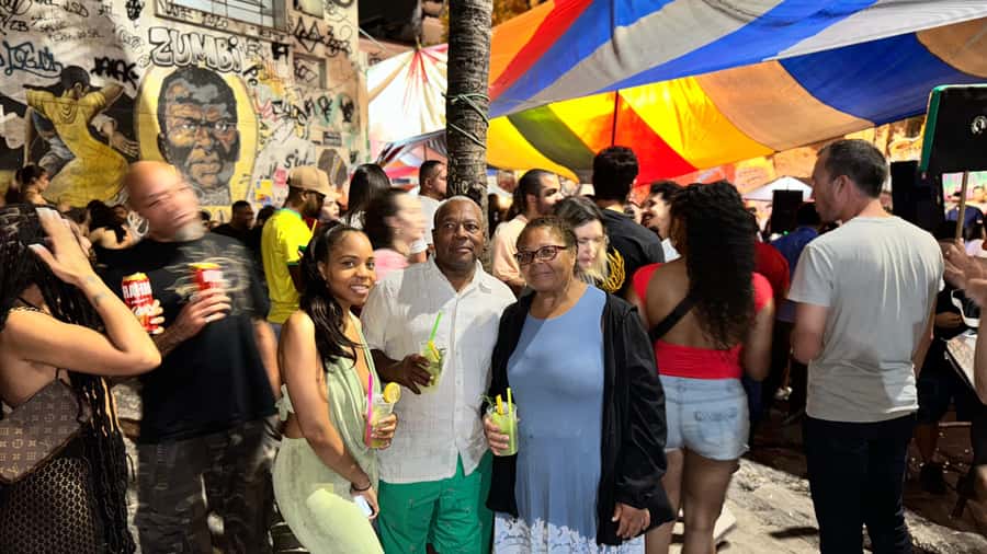 Pedra do Sal: Live Samba Night with Local Guide & Drink - How the guides shape the night