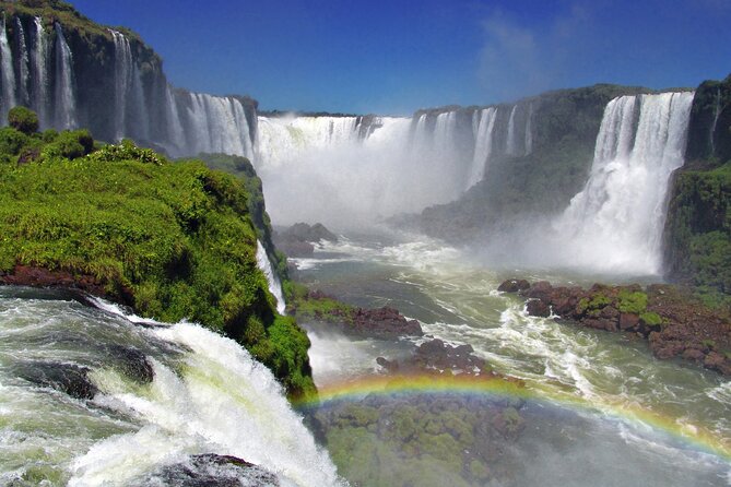 Private Day trip: Both sides of Iguazu Falls - Lunch between the circuits