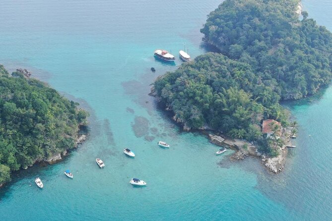 Private VIP Paradise Ilha Grande Speed Boat and Transfer from Rio - Praia do Funil: a short stop with a photo-friendly twist