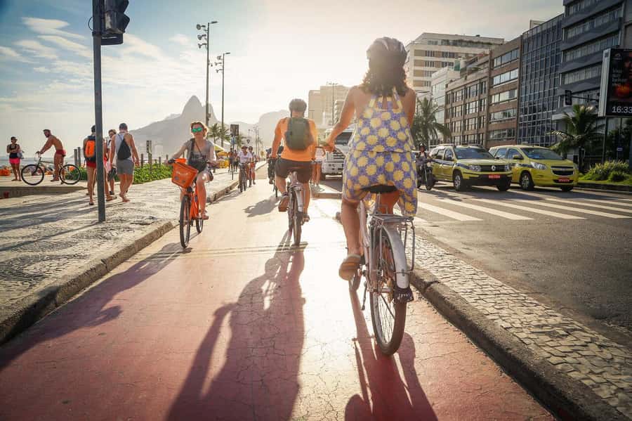 Rio Bike Tour – Discover the Beaches and Lagoon - Arpoador Rock and the best coastal photo stop