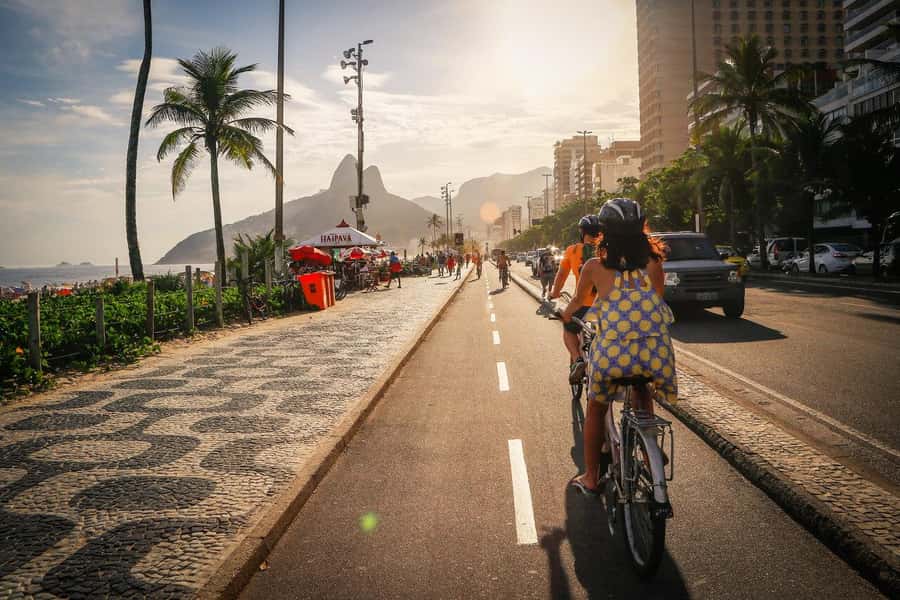 Rio Bike Tour – Discover the Beaches and Lagoon - Turning inland to Rodrigo de Freitas Lagoon
