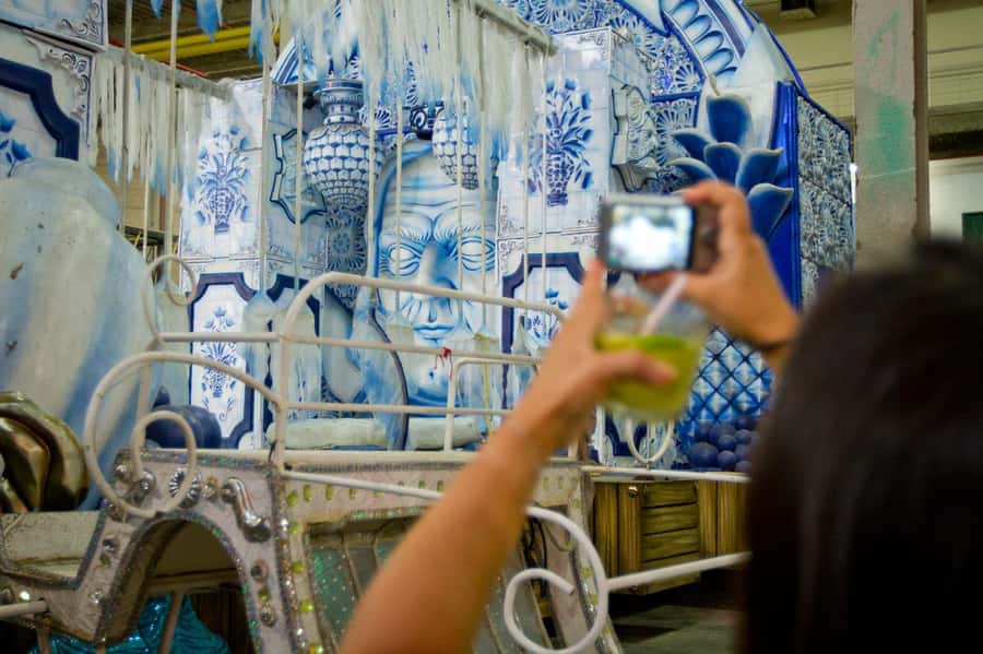 Rio: Carnival Backstage Tour at Samba City with Cocktail - Key points at a glance