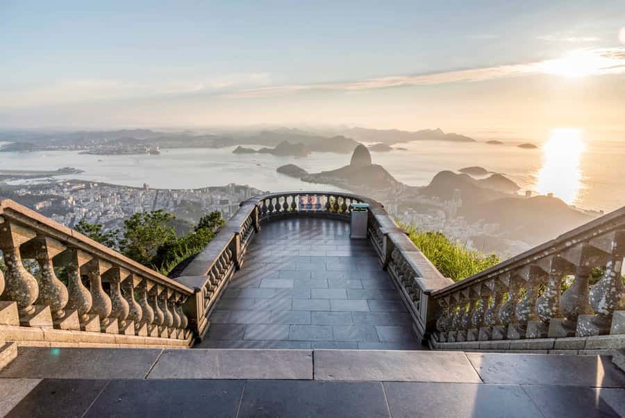 Rio: Christ the Redeemer Early Access and Sugarloaf - Christ the Redeemer before the crowds