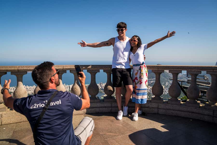 Rio: Christ the Redeemer & Selarón Steps Half-Day Tour - The colorful history of Selarón Steps