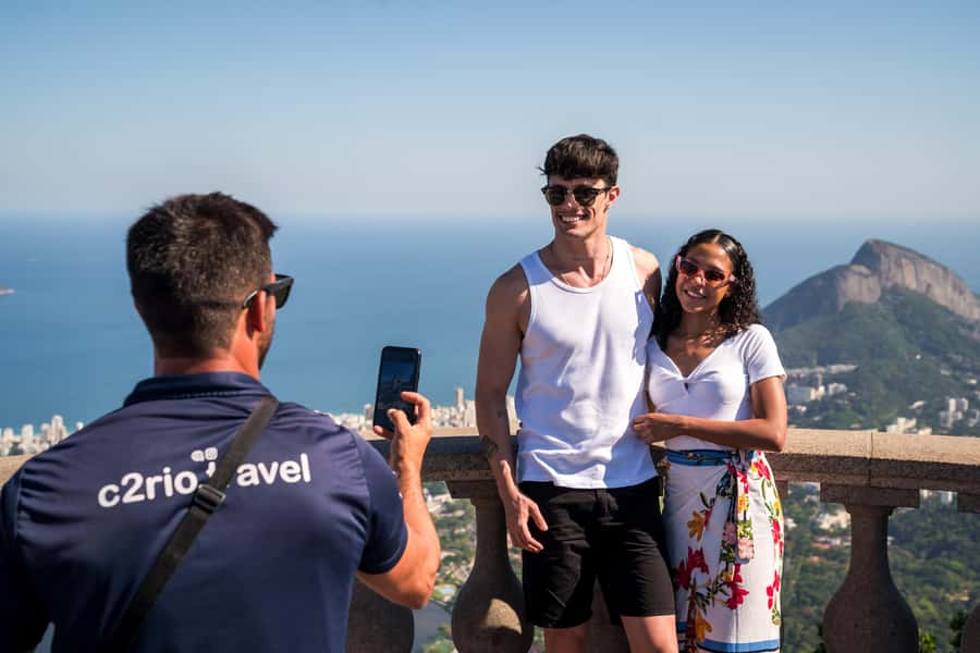Rio: Christ the Redeemer & Selarón Steps Half-Day Tour - Guides who add value