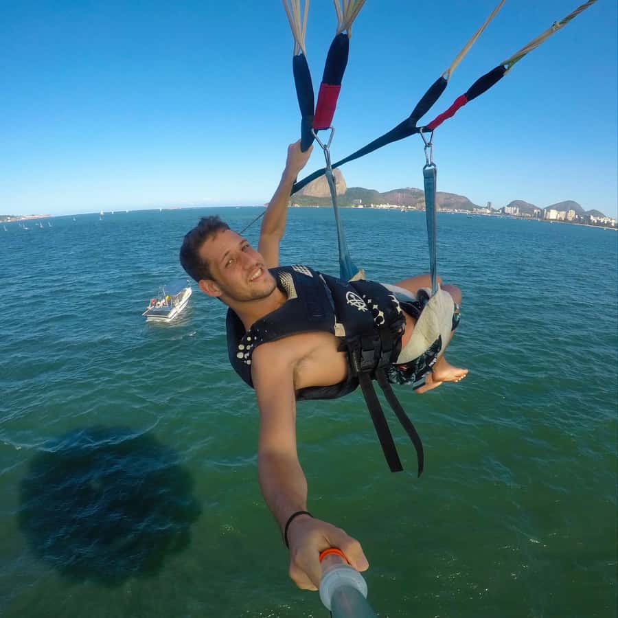 Rio de Janeiro: 2-Hour Boat Trip with Parasailing - Finding the right place to fly