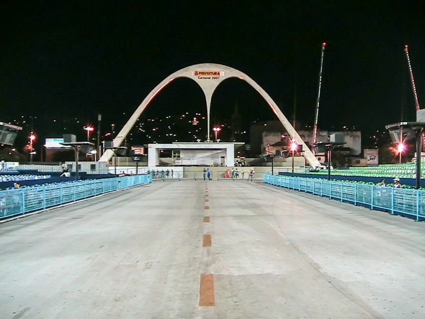 Rio de Janeiro: 6-Stop Highlights of Rio with Lunch - Transport, group size, and the real pace