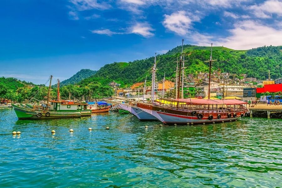 Rio de Janeiro: Angra dos Reis and Ilha Grande Full-Day Tour - Guides, Languages, and Group Energy