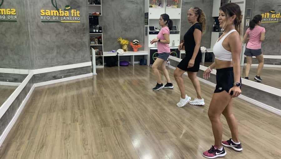 Rio de Janeiro: Beginner Samba Lesson in Ipanema - Building a routine in a single hour