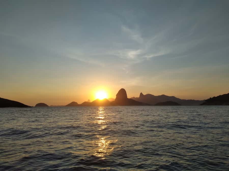 Rio de Janeiro: Boat Tour - Sunset with Beer - The guide can shape the entire experience