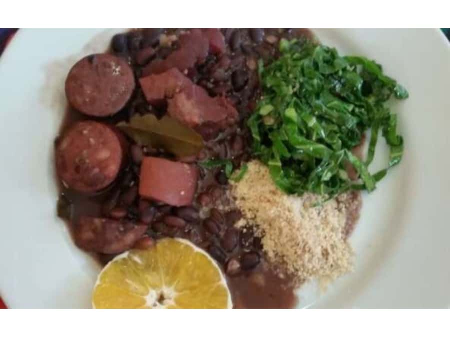 Rio de Janeiro: Brazilian Cooking Class in Rio de Janeiro - Making the drinks, not just ordering them