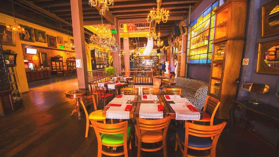 Rio de Janeiro: Brazilian Music at Rio Scenarium with Dinner - Who will enjoy this Rio night most?