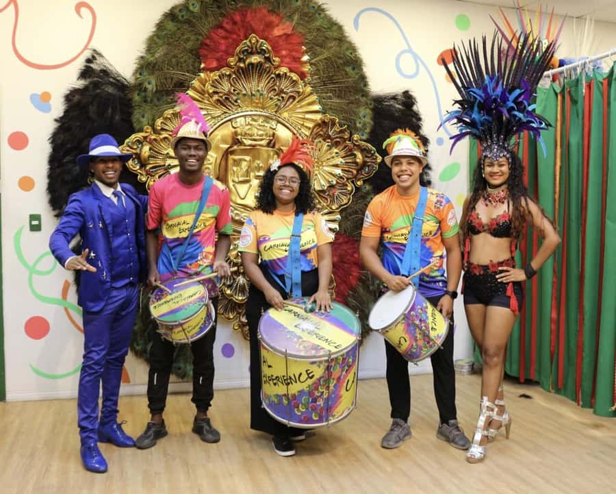 Rio de Janeiro: Carnaval Backstage Tour and Samba Class - The samba class is fun, but keep your expectations modest