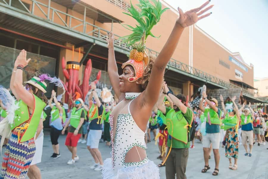 Rio de Janeiro: Carnaval Backstage Tour and Samba Class - Pickup from Rio hotels keeps the morning or afternoon simple