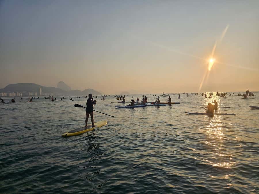 Rio de Janeiro: Copacabana Sunrise Stand Up Paddleboard Tour - Meeting the group at the red turtle tent