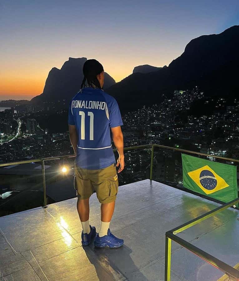 Rio de Janeiro: Favela Jeep Tour to Rocinha and Capoeira - Walking through Rocinha with a local guide