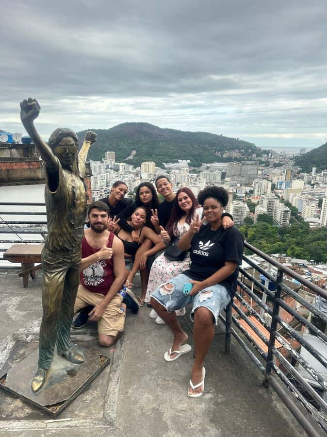 Rio de Janeiro: Favela Santa Marta Top Tour with Local Guide - Samba, football, and local energy