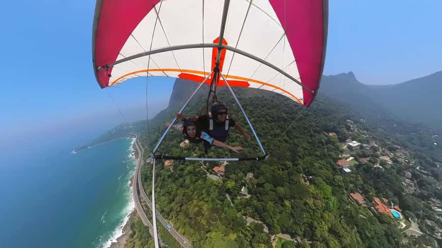 Rio de Janeiro: Hang Gliding or Paragliding Experience - Why Pedra Bonita makes this flight special
