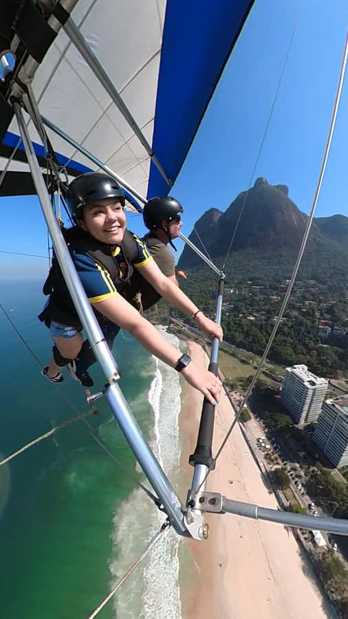 Rio de Janeiro: Hang Gliding or Paragliding Flights - Meeting Ricardo at São Conrado Beach