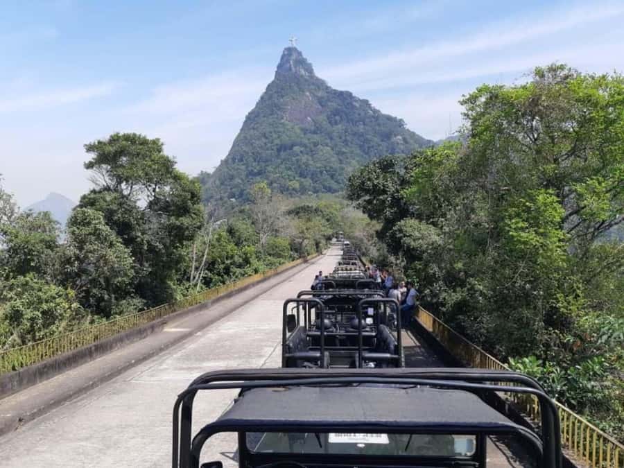 Rio de Janeiro: Jeep Tour Christ the Redeemer + Sugar Loaf - Christ the Redeemer: the great view with limited time