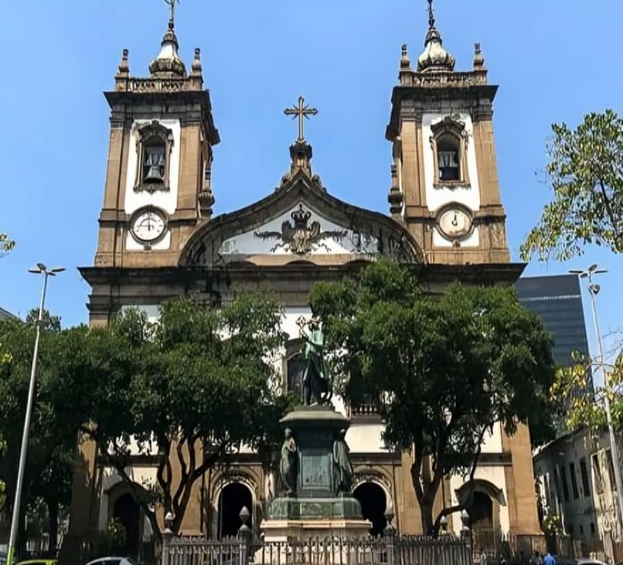 Rio de Janeiro : Must-See Sites Walking Tour With A Guide - Candelária Church and Rio’s religious life