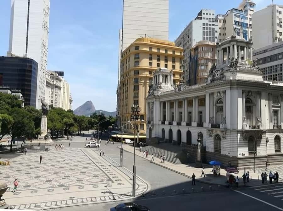 Rio de Janeiro : Must-See Sites Walking Tour With A Guide - Centro Cultural Banco do Brasil