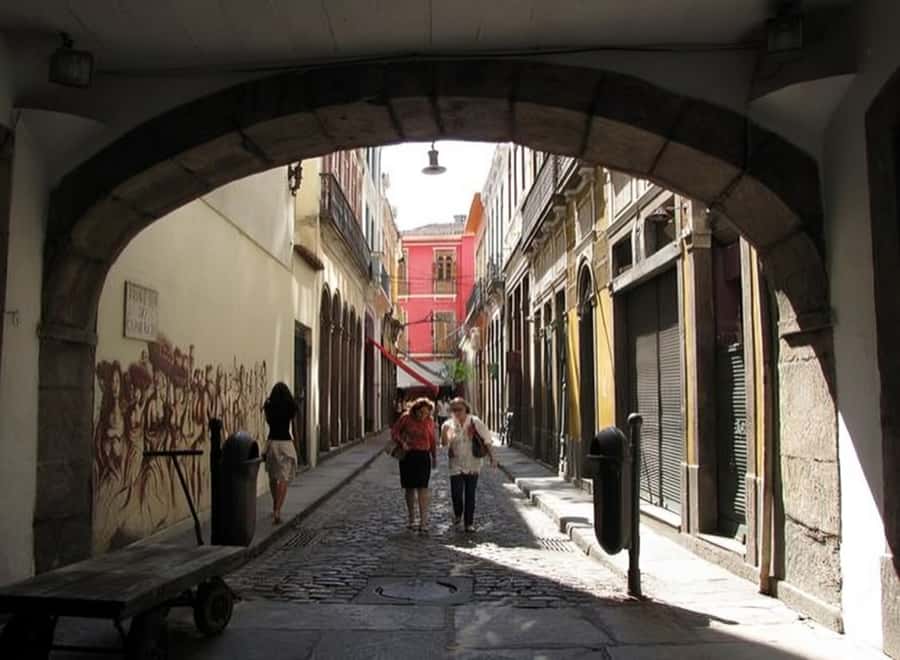 Rio de Janeiro : Must-See Sites Walking Tour With A Guide - Cinelândia and the final change of mood