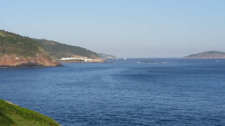 Rio de Janeiro: Niterói Day Trip - Itacoatiara Beach is more than a quick photo stop