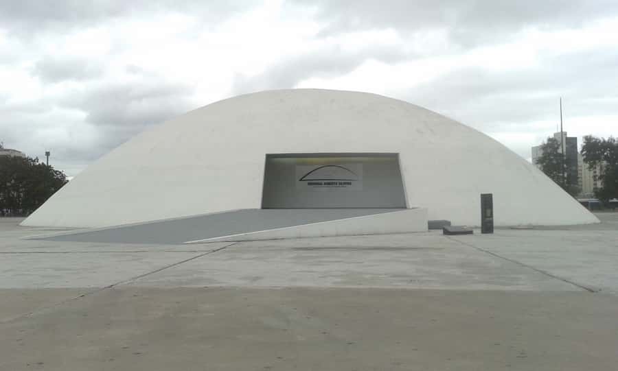 Rio de Janeiro: Niterói Day Trip - Caminho Niemeyer: architecture with a Rio backdrop