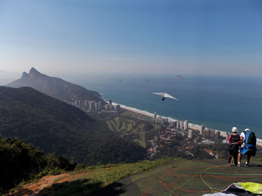 Rio de Janeiro: Pedra Bonita & Tijuca Forest Hike Tour - Reaching the 693-Meter Pedra Bonita Summit