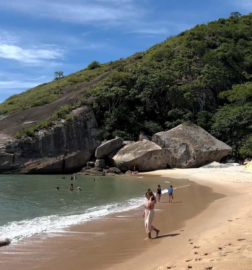 Rio de Janeiro: Pedra do Telégrafo trail and beach stop - The guides and the feel of the outing