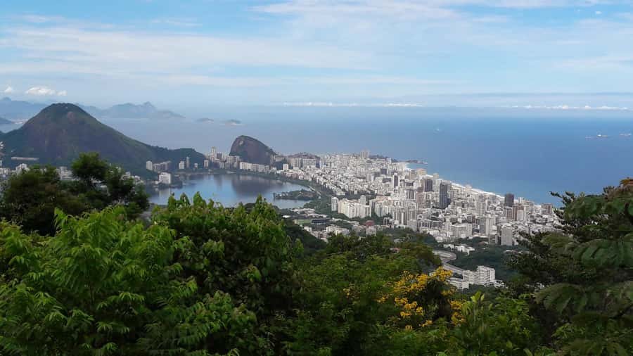 Rio de Janeiro: Private Day Tour with lunch - Maracanã and the Sambadrome in short visits