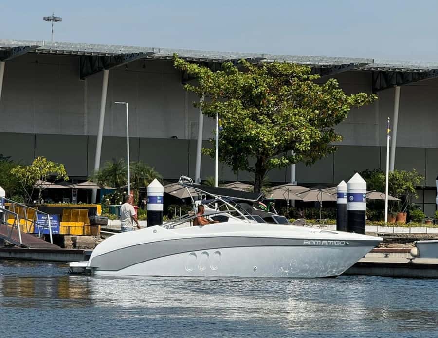 Rio de Janeiro: Private Speedboat Trip - Vermelha Beach and the coastal setting