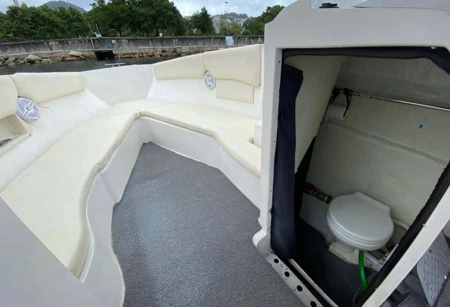 Rio de Janeiro: Private Speedboat Trip - What the boat offers during the ride