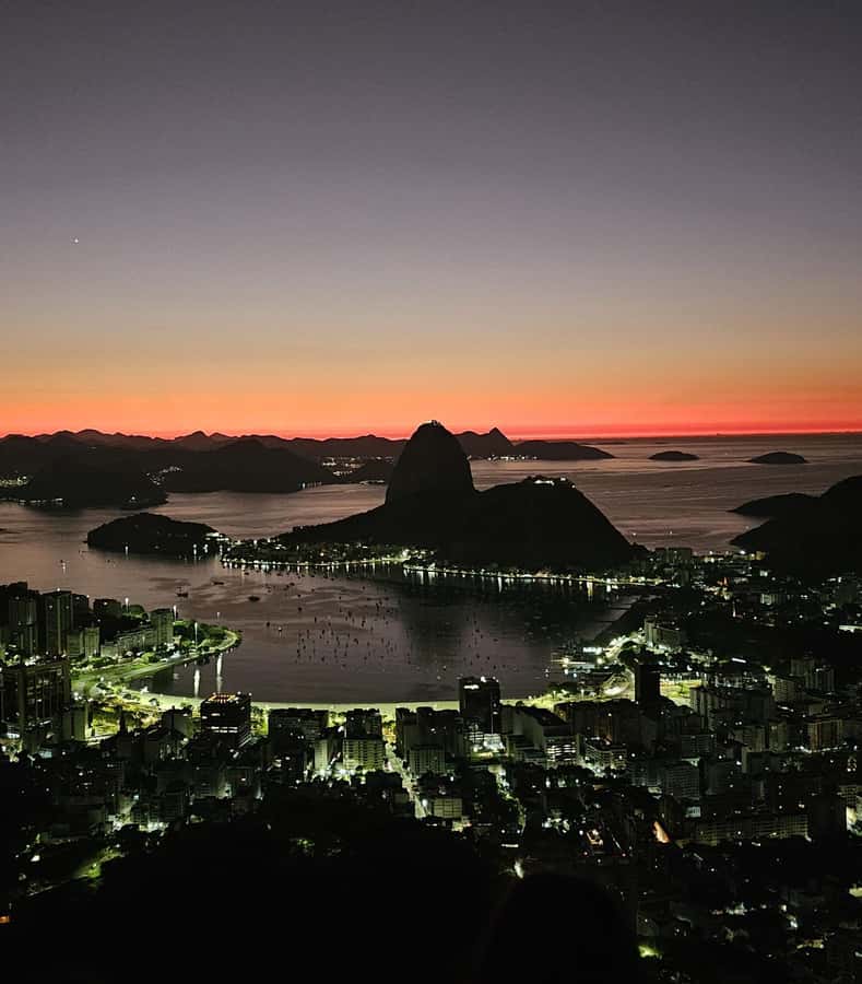 Rio de Janeiro: Private Sunrise Tour at Mirante Dona Marta - One hour at Mirante Dona Marta