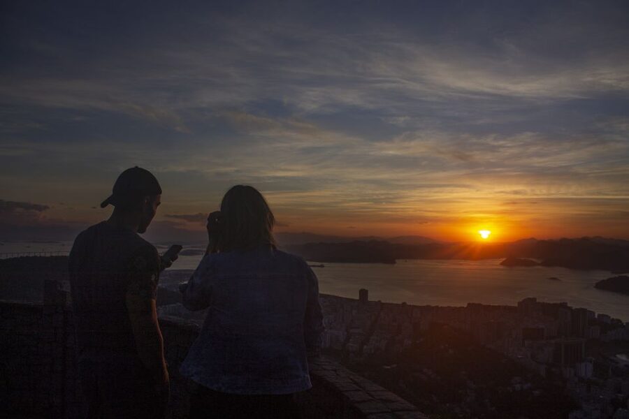 Rio de Janeiro: Private Sunrise Tour at Mirante Dona Marta - Small details that can shape the experience