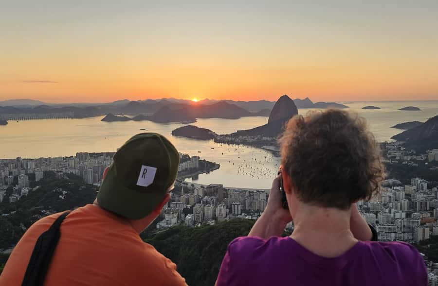 Rio de Janeiro: Private Sunrise Tour at Mirante Dona Marta - FAQ