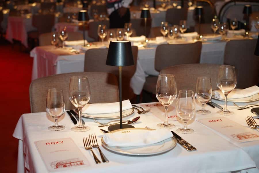 Rio de Janeiro: Roxy Dinner Show with Hotel Pickup - Who will enjoy the Roxy most?