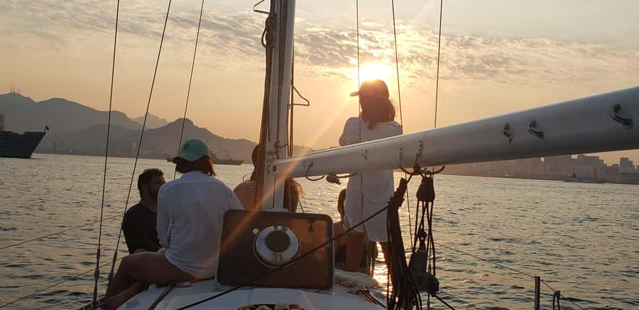 Rio de Janeiro: Sailing Sunset Tour with Snacks and Drinks - Watching Rio turn gold at sunset
