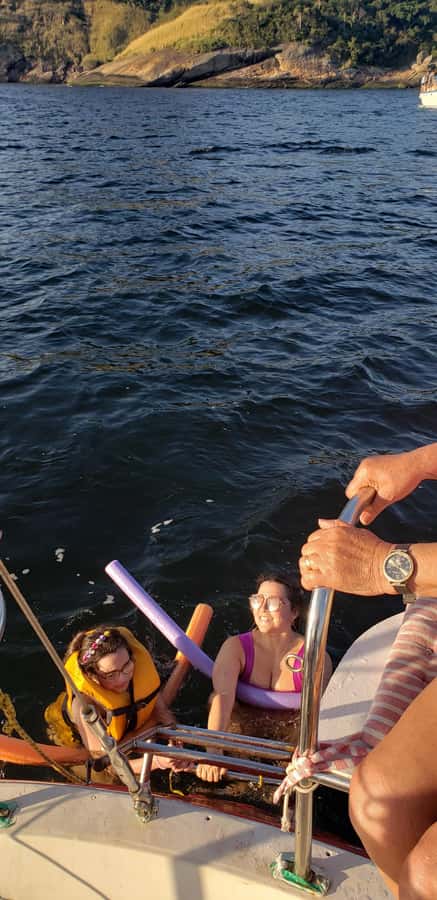 Rio de Janeiro: Sailing Sunset Tour with Snacks and Drinks - A small boat instead of a party cruise